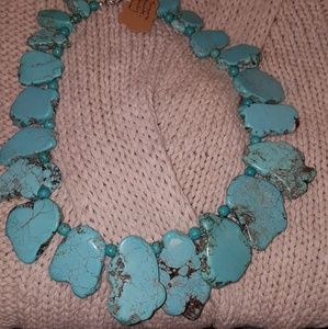 Turquoise howlite chunky stone boutique necklace